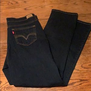 EUC Levi 512 perfectly slimming 16m dark wash jean